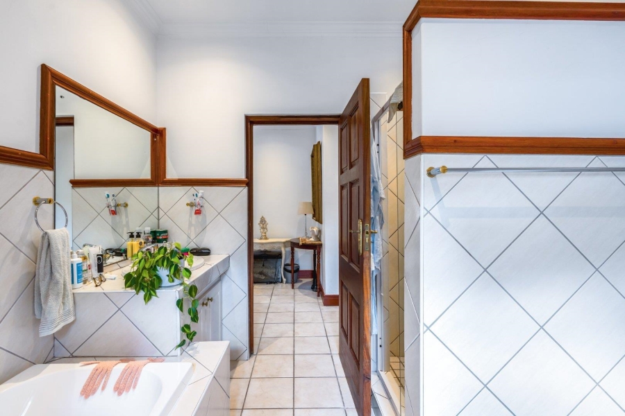 4 Bedroom Property for Sale in Newlands Western Cape